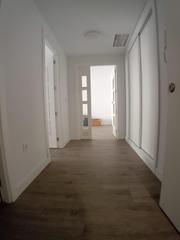 Alquiler Piso en Centro. Fantástica vivienda con terraza en pleno centro !!!