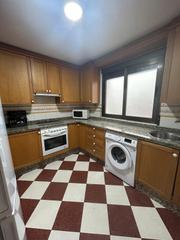 Location Appartement à Santa Rosa - Valdeolleros. Oportunidad en almogávares, piso de alquiler para estudiantes!!!