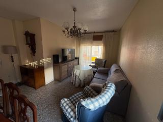 Pis  Calle de sebastián de benalcázar. Amplio piso exterior con 4 habitaciones y 2 terrazas en huerta d