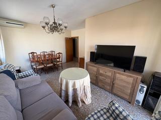 Etagenwohnung  Calle de sebastián de benalcázar. Amplio piso exterior con 4 habitaciones y 2 terrazas en huerta d