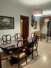 Location Appartement à Ciudad Jardín - Zoco. Se alquila amplio piso cerca del zoco!