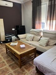 Rent House in El Higuerón. Alquiler casa independiente con parcela de 500 m2 en carretera p