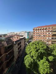 Affitto Appartamento in Casco Histórico  - Ribera - San Basilio. Amplio piso en zona fleming sin amueblar, con preciosas vistas