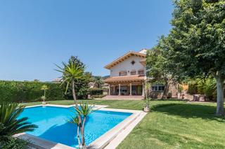 Chalet à El Brillante -El Naranjo - El Tablero. Fantástico chalet junto a la avenida del brillante