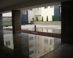 Rent Flat in Ciudad Jardín - Zoco. Centro, junto a vial!