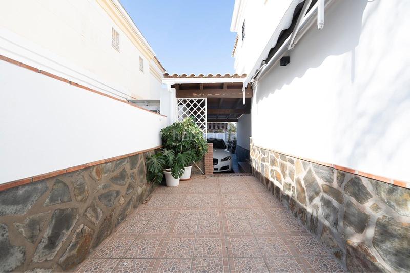 Foto 10060a4d-20ed-4354-b725-a6bfb0cba2d8. Chalet mit heizung parking pool in Capellanía - Retamar Alhaurín de la Torre