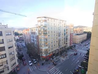Appartement à La Trinidad. Amplio y luminoso piso en planta alta, ideal para familias