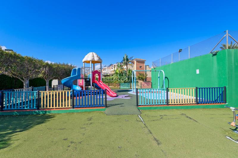 Foto 419737dc-eb69-4a0d-931a-b04cf4d9a79f. Casa a schiera con parcheggio piscina in Churriana - El Pizarrillo - La Noria - Guadalsol Málaga