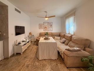 Casa a Campo de la Verdad - Miraflores. Casa junto a la torre de la calahorra y el puente romano.