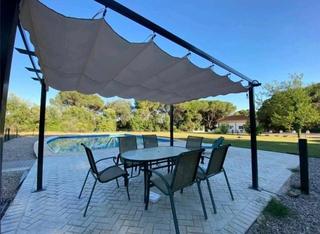 Chalet à El Higuerón. Gran casa en carretera de los morales