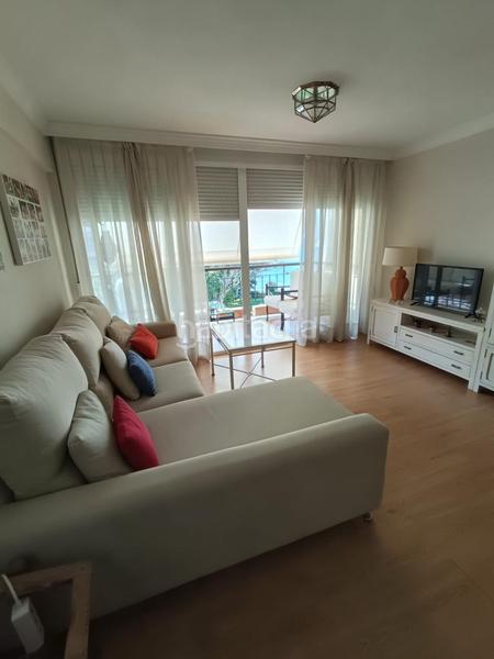 Foto da1f741f-742d-4507-a515-86b5c689f4f0. Apartament amb aparcament a Guadalmansa Estepona