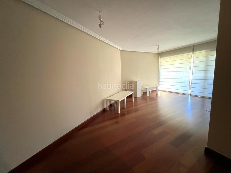 Foto 9ad9c483-da7b-46ae-bba3-c70e43bedd0a. Alquiler piso vial norte en Huerta de la Reina - Trassierra Córdoba