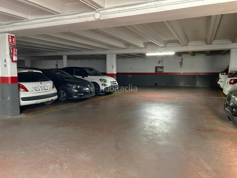 Foto 8a9ffbae-783c-4623-af5d-a951bd4d281b. Car parking in plaza cristo del rescate in San Juan Murcia