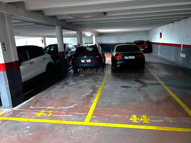 Foto d553c0ed-57d6-4aa5-86f2-fbfedf7bc535. Car parking in plaza cristo del rescate in San Juan Murcia