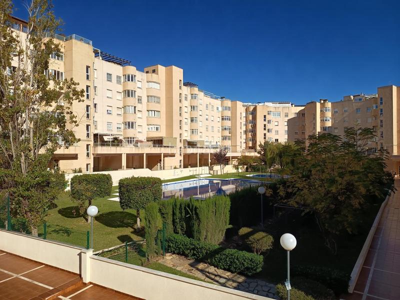 Foto 25c8c0e4-5e57-40c8-be3f-61b968a41e80. Penthouse with parking pool in El Consul - Ciudad Universitaria - El Romeral Málaga