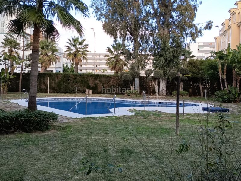 Foto b5b966d6-292f-46ee-9fc9-f0eab2774996. Pis amb piscina a Los Álamos Torremolinos