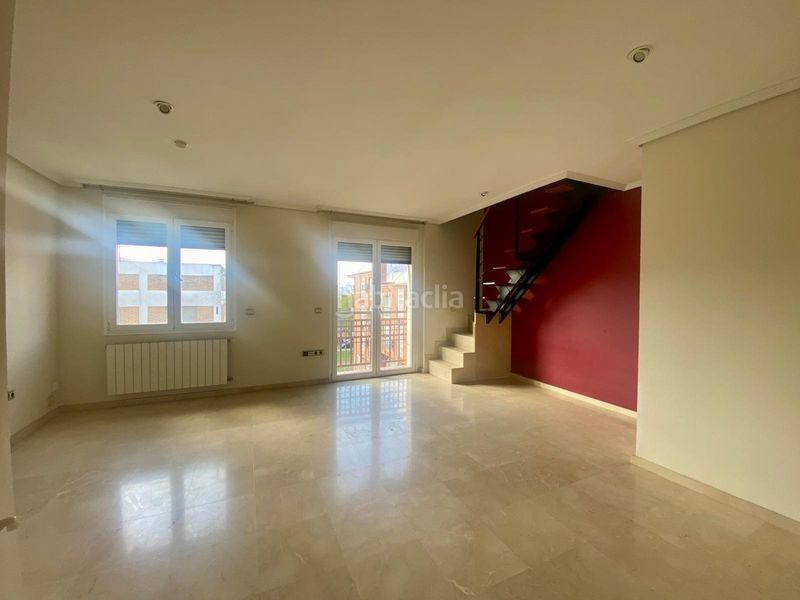 Foto 48d7b019-fc2f-4d36-abda-8144e84c9c71. Àtic amb aparcament a Huerta de la Reina - Trassierra Córdoba