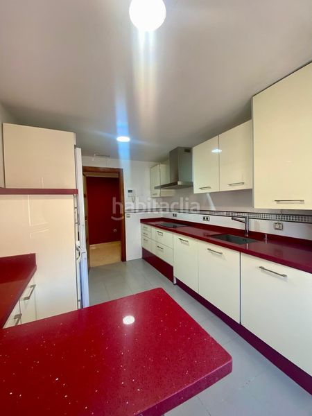 Foto c458e57b-f1ca-4ac0-9732-c3b25c98ae1a. Àtic amb aparcament a Huerta de la Reina - Trassierra Córdoba