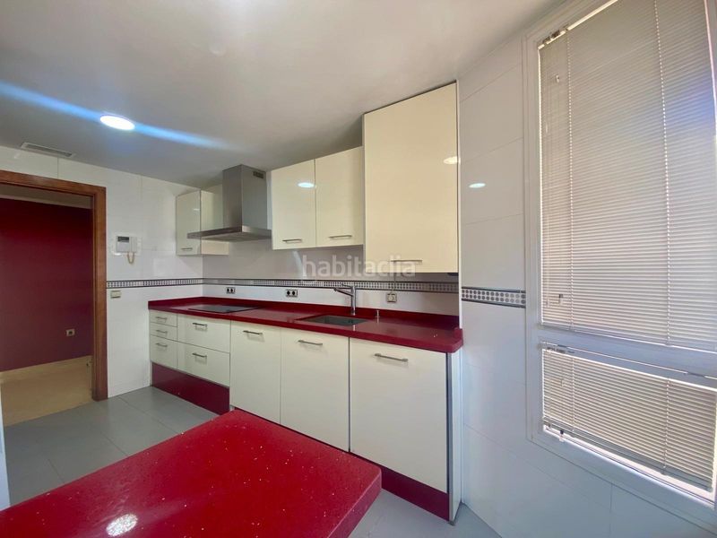 Foto cf444b55-0754-473e-ad40-04aaab8a3d93. Àtic amb aparcament a Huerta de la Reina - Trassierra Córdoba