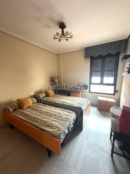 Foto a156c01f-b06d-4e27-9cf4-3e128c199762. Casa amb calefacció aparcament a Centro Córdoba