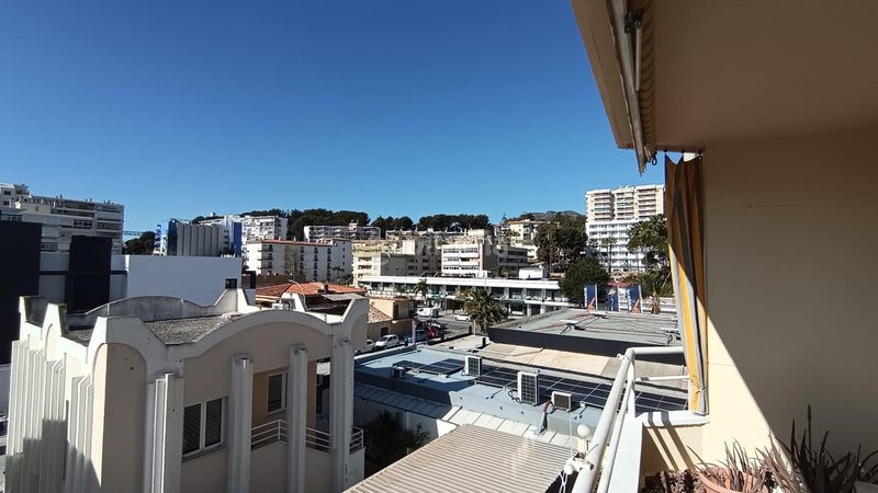 Foto 4d4358a3-9d6e-493f-938b-949edff23dde. Pis amb aparcament piscina a La Carihuela - Los Nidos Torremolinos