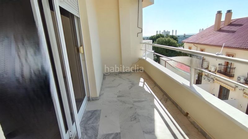 Foto a84b1384-7cd4-46c8-9566-b1e8ac96c318. Pis amb aparcament piscina a La Carihuela - Los Nidos Torremolinos