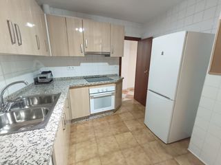 Appartamento in Santa Rosa - Valdeolleros. Oportunidad en barrio de santa rosa