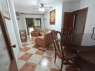 Piso en Santa Rosa - Valdeolleros. Oportunidad en barrio de santa rosa