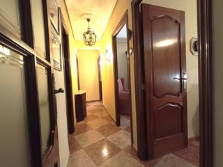 Flat in Viñuela - Rescatado. Gran vivienda con 5 dormitorios junto avenida barcelona!!
