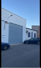 Industrial building in Zarandona. Nave industrial en carretera de alicante