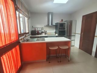 Semi detached house in Victoria (La). Oportunidad unica en la victoria cordoba