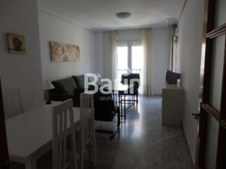 Affitto Appartamento in Huerta de la Reina - Trassierra. Alquiler  excelente piso amueblado junto a hotel córdoba center