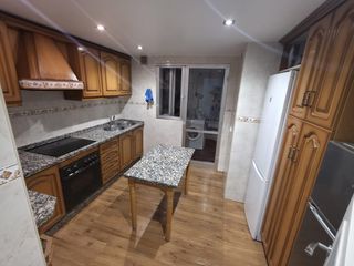 Location Appartement à Huerta de la Reina - Trassierra. Piso en alquiler  contratos de temporada   estudiantes
