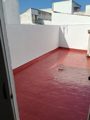 Pis a Villarrubia. Vivienda en 1º planta de una casa independiente en villarrubia.