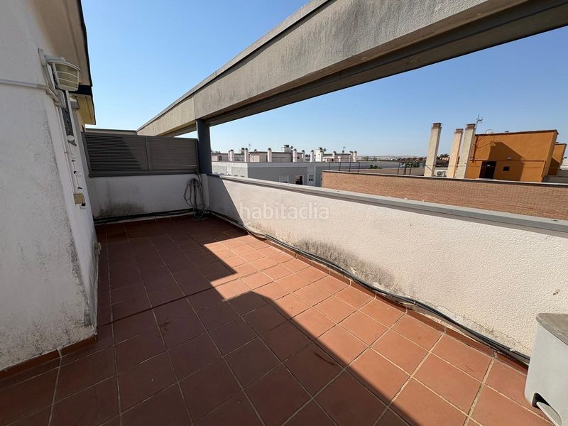 Foto 03734db7-d11f-4747-affa-11960c1b2a2e. Pis amb calefacció aparcament piscina a Santa Rosa - Valdeolleros Córdoba