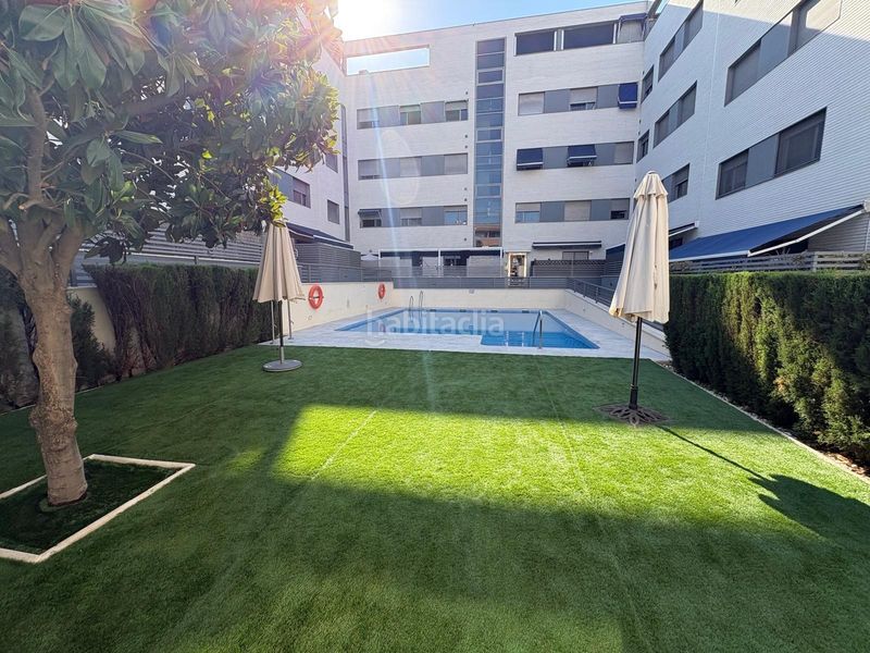 Foto b6fbf74d-15b3-4263-90bc-df3b840ba44c. Pis amb calefacció aparcament piscina a Santa Rosa - Valdeolleros Córdoba