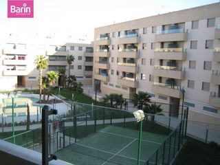 Rent Flat  Avenida sta. maría de trassierra. Fabuloso piso en urbanización con piscina
