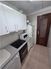 Rent Flat in Huerta de la Reina - Trassierra. Piso junto a la estación !!!!