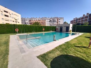 Location Appartement à Arroyo del Moro - Noreña. Residencial con piscina
