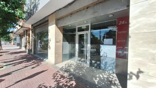 Locale commerciale in Avenida Avenida Juan Antonio Pérez Urruti