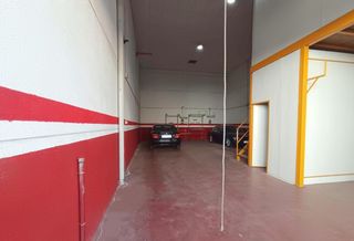Nau industrial a Alcolea