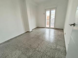 Pis a Santa Rosa - Valdeolleros. Piso en avenida almogavares  santa rosa  precio negociable!!!
