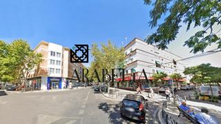 Location Local commercial à Santa Rosa - Valdeolleros. Magnífico local en alquiler en avda almogávares