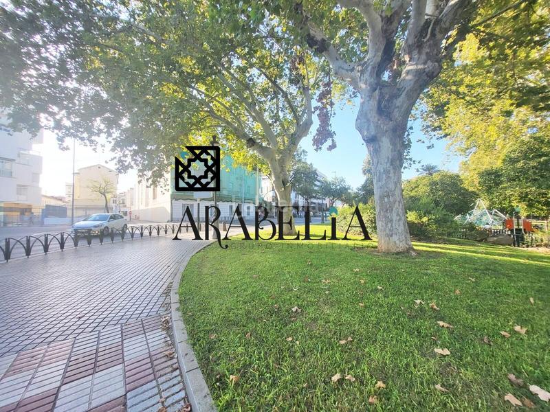 Foto 17f31f41-3033-45df-ae28-f718f24461ff. Parking coche fabulosa plaza de garaje en exclusiva en mozárabes!!! en Córdoba