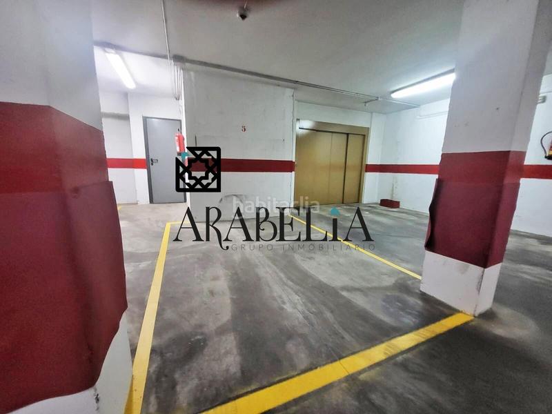 Foto 79b6d2fa-91a2-4e60-aa5c-200bc378b53f. Parking coche fabulosa plaza de garaje en exclusiva en mozárabes!!! en Córdoba