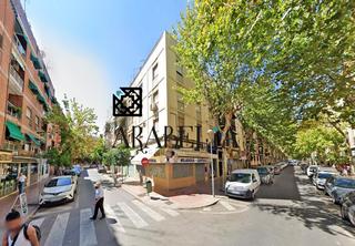Aparcament cotxe a Santa Rosa - Valdeolleros. Se vende plaza de garaje con trastero en santa rosa