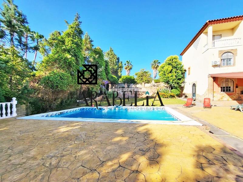 Foto 21044d86-ef33-449f-94f9-c3ad0f381cf3. Chalet mit heizung parking pool in Paraíso Arenal - La Colina Córdoba