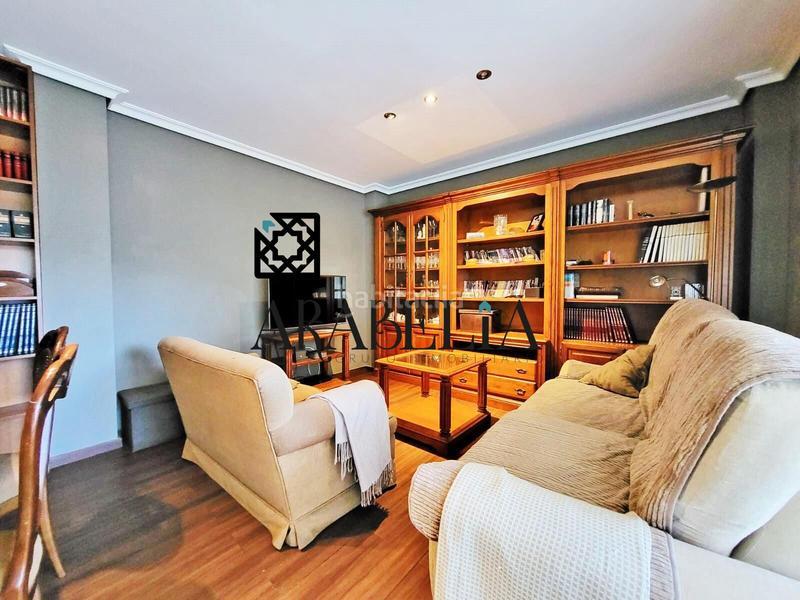 Foto 9d630db7-5465-4189-baef-b504c1fc77bf. Piso magnífico piso de 116m2 con piscina, parking y trastero para entrar a vivir en la arruzafilla!!! en Córdoba