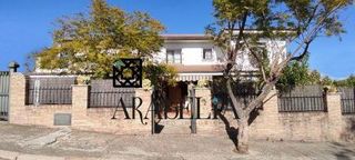 Chalet in El Brillante -El Naranjo - El Tablero. Oportunidad en el brillante! ubicación de lujo  y una casa con i