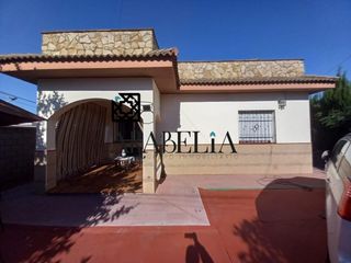 Chalet in El Higuerón. Chalet exclusivo en el higuerón, córdoba